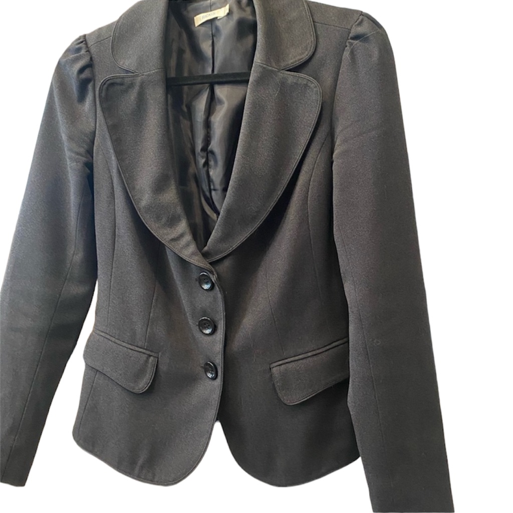 Ricki’s 3 Button Blazer Grey With Wide Lapel, Size 4, Pre Loved Condition
